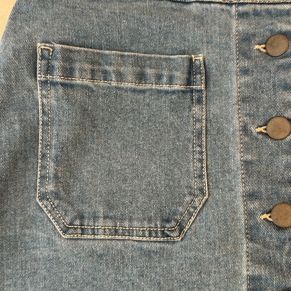 EUC! Francesca’s tgla Denim Button-Front Skirt, sz M - Picture 3 of 8